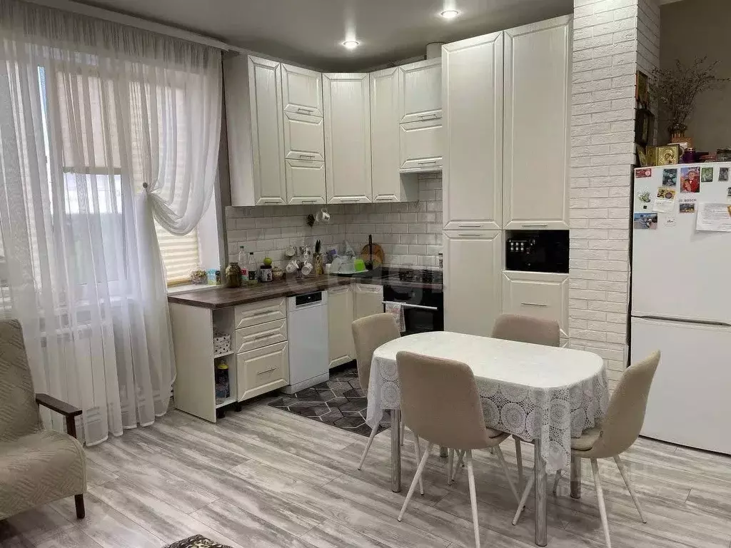 3-к кв. Воронежская область, с. Новая Усмань ул. Коминтерновская, 2Д ... - Фото 1