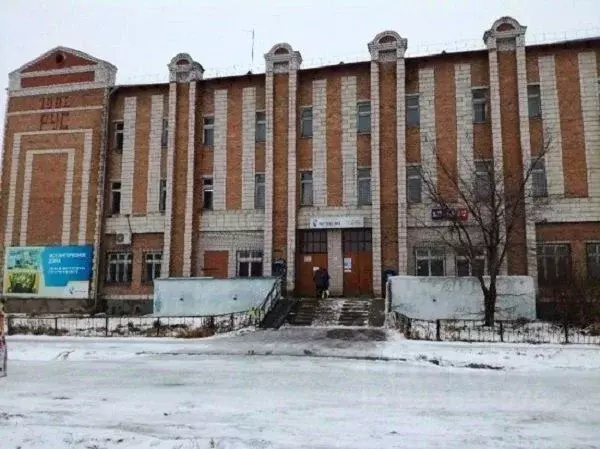 Помещение свободного назначения в Омская область, с. Знаменское ул. ... - Фото 1