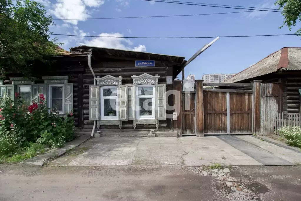 Дом в Красноярский край, Красноярск Рабочая ул., 19 (63 м) - Фото 0
