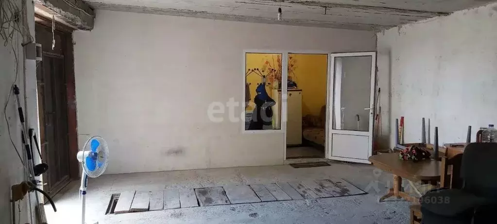 Гараж в Крым, Черноморское пгт ул. Озерная, 36 (110 м) - Фото 2