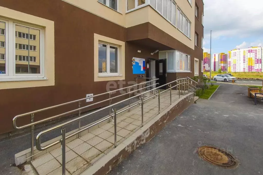Склад в Тюменская область, Тюмень ул. Фармана Салманова, 8 (3 м) - Фото 1