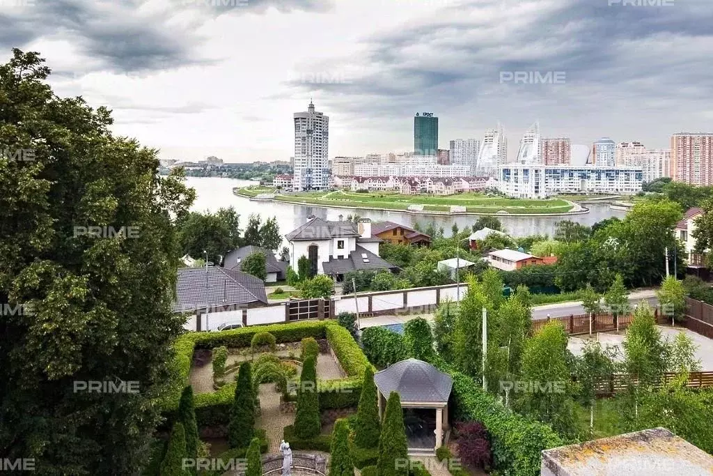 Коттедж в Москва 2-я Мякининская ул., 48 (1000 м) - Фото 1