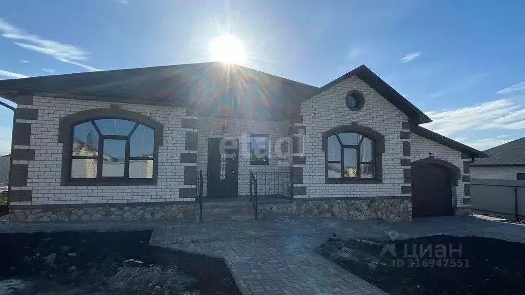 Дом в Белгородская область, Белгородский район, Дубовское с/пос, пос. ... - Фото 1