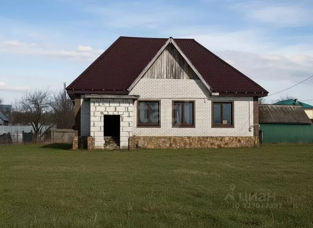 Дом в Курская область, Рыльск Зеленая ул., 18 (130 м) - Фото 1