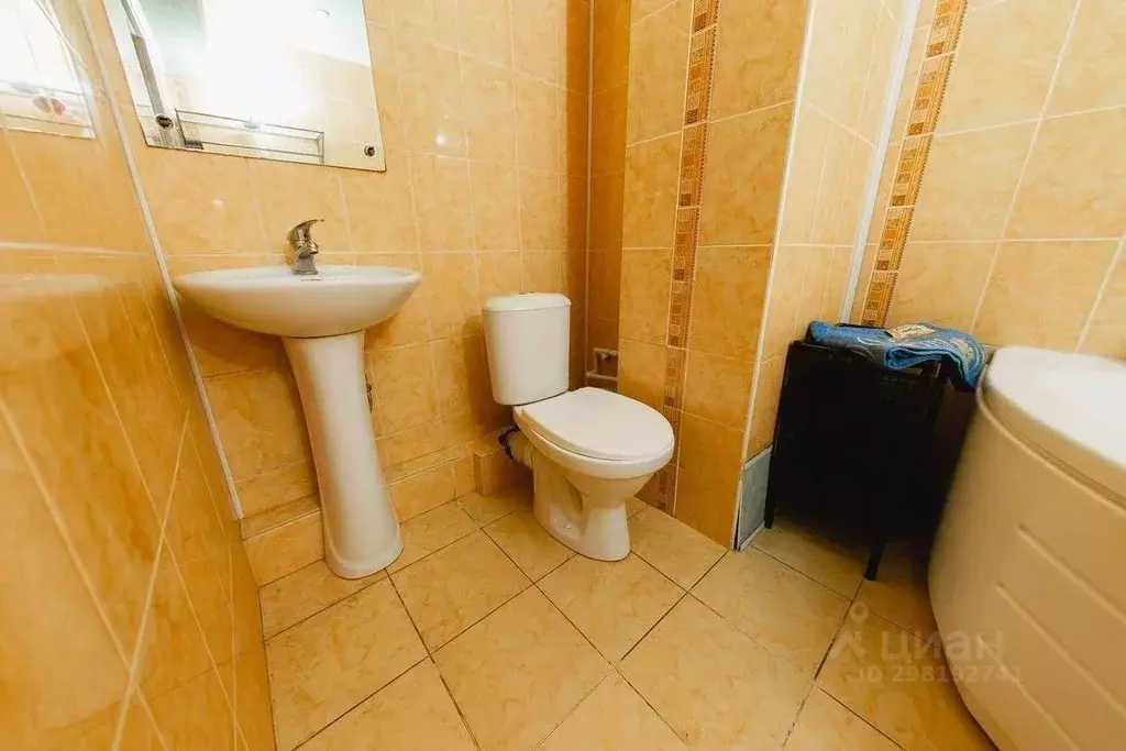 2-к кв. Оренбургская область, Оренбург Алтайская ул., 2/2 (68.0 м) - Фото 1