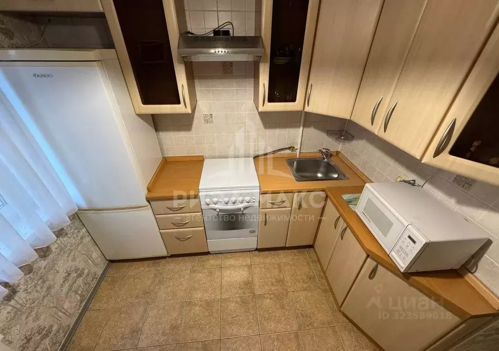 3-к кв. Брянская область, Брянск ул. Бурова, 2А (58.8 м) - Фото 2