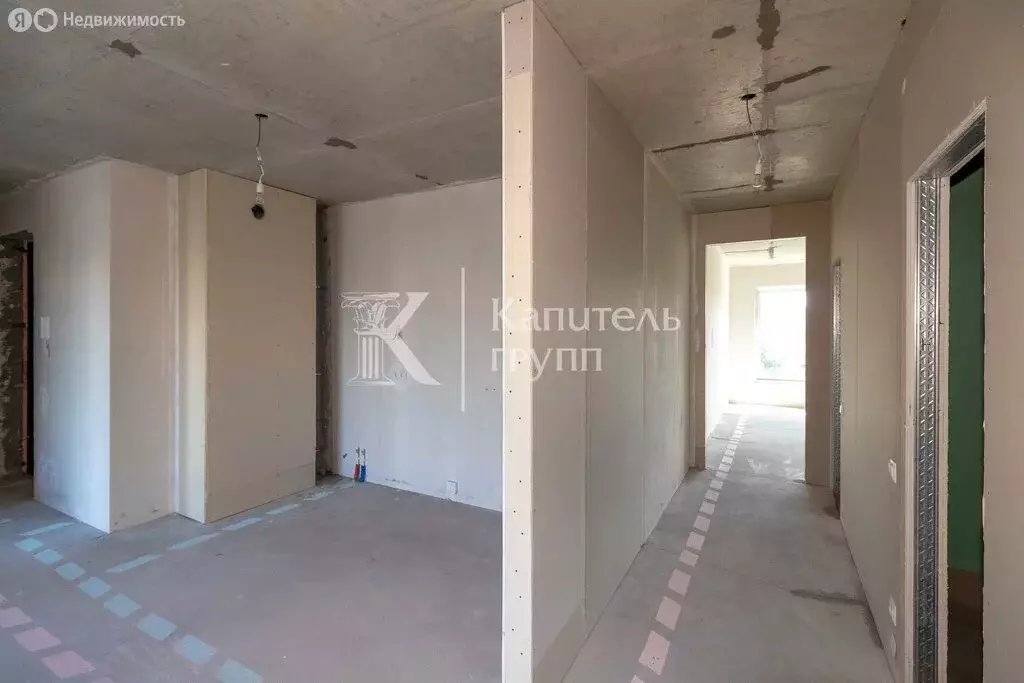 3-комнатная квартира: Тюмень, улица Газовиков, 40 (86 м) - Фото 1