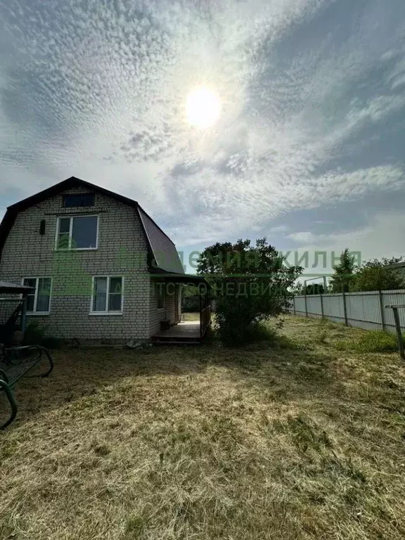 Дом в Саратовская область, Энгельсский район, Красноярское ... - Фото 1