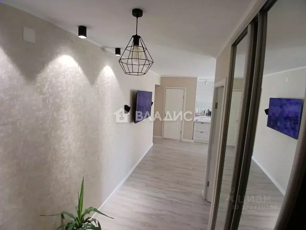 2-к кв. Бурятия, Улан-Удэ ул. Терешковой, 14А (67.6 м) - Фото 2