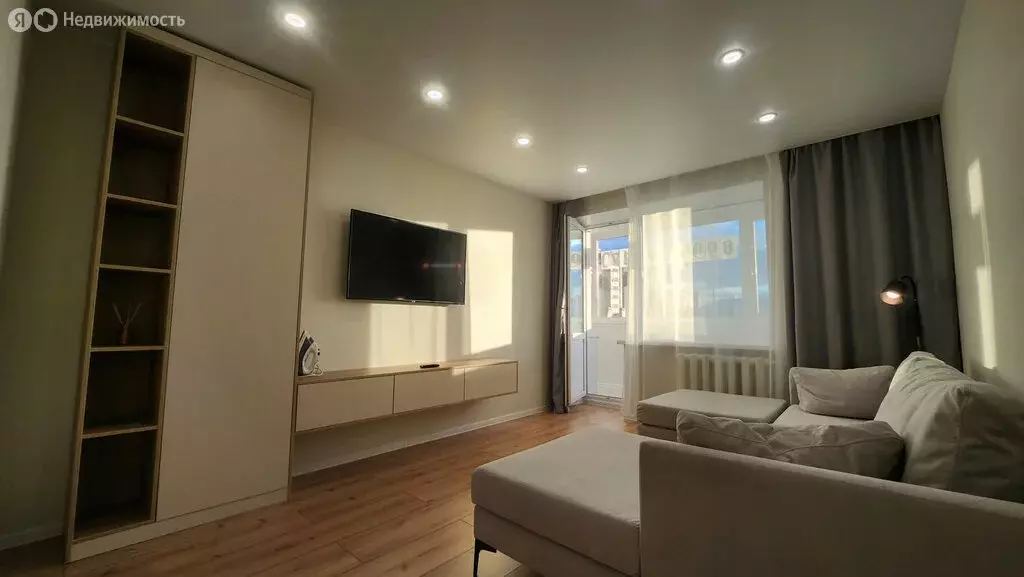 3-комнатная квартира: Киров, Казанская улица, 9 (64.5 м) - Фото 1