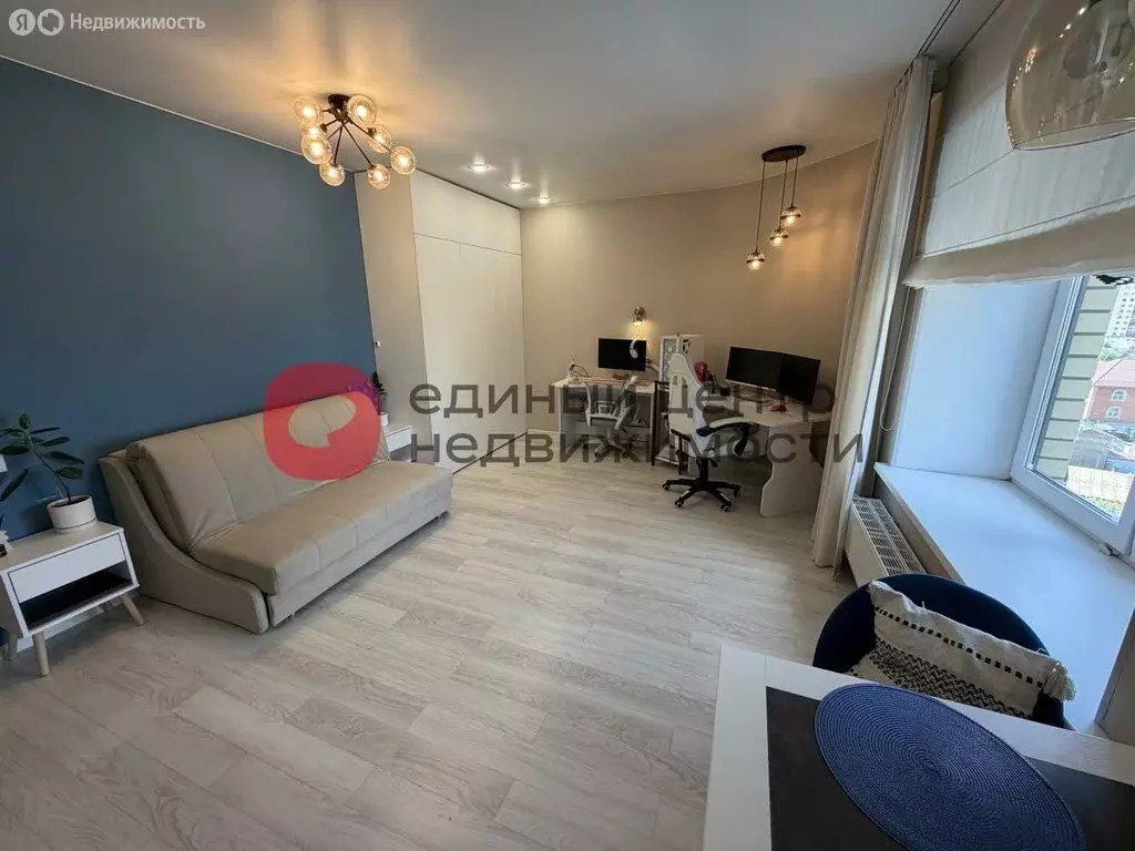Квартира-студия: Тюмень, улица Мельникайте, 150 (41 м) - Фото 1
