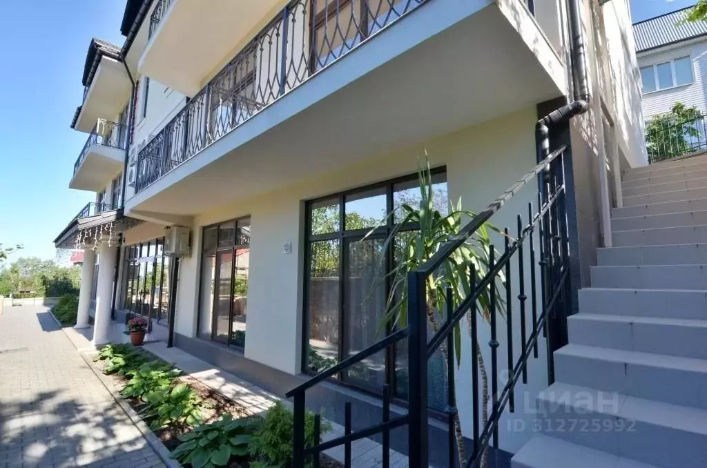 Дом в Крым, Алушта муниципальный округ, с. Лазурное ул. Слуцкого, 10 ... - Фото 1