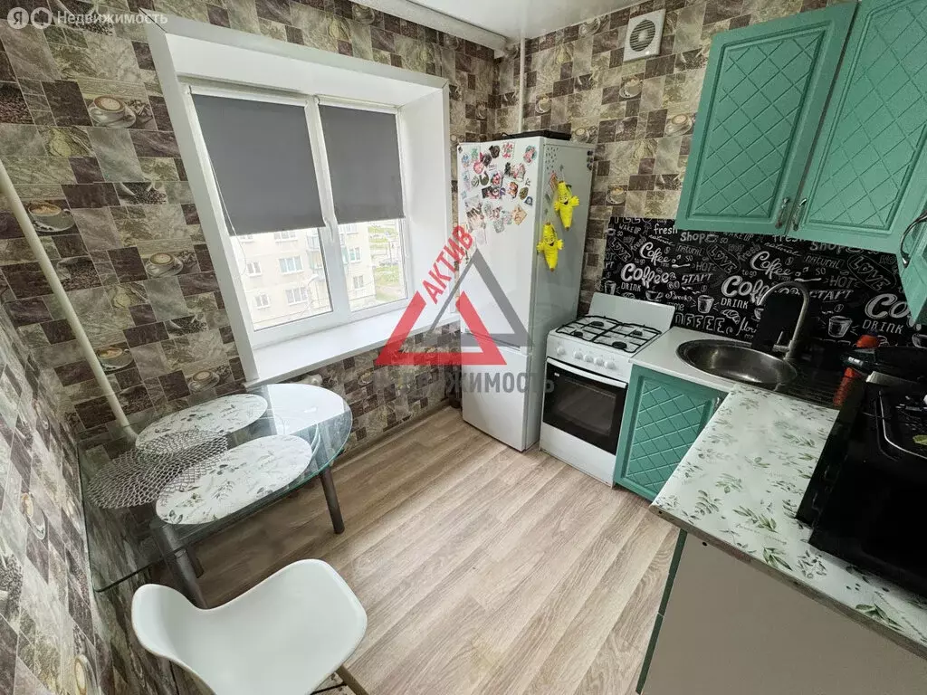 2-комнатная квартира: Каменск-Уральский, Каменская улица, 48 (42.3 м) - Фото 1