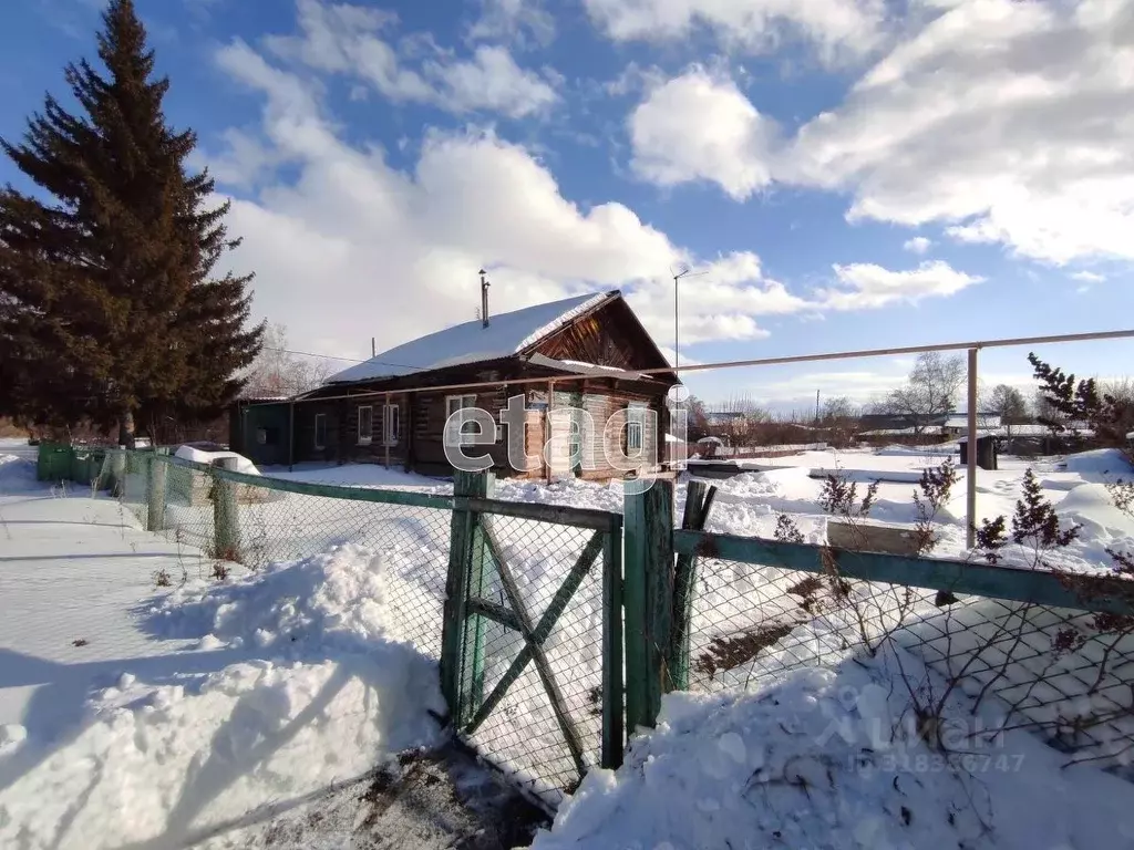 Дом в Курганская область, Шадринский муниципальный округ, с. ... - Фото 1