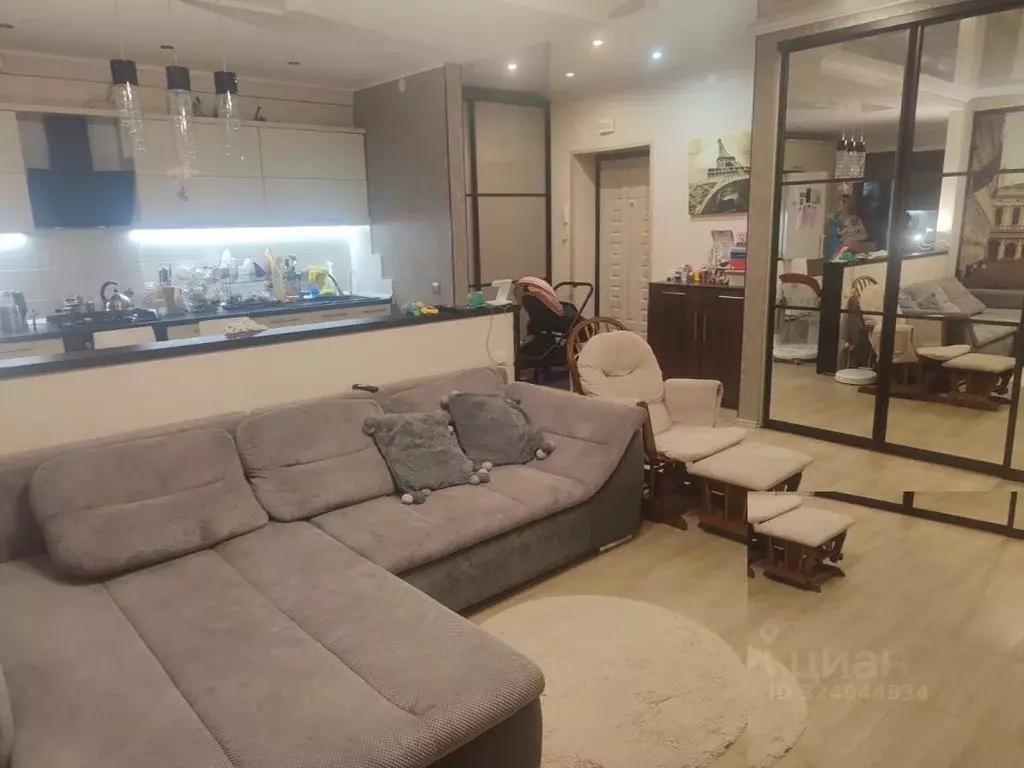 2-к кв. Калининградская область, Калининград Осенняя ул., 4 (70.0 м) - Фото 1