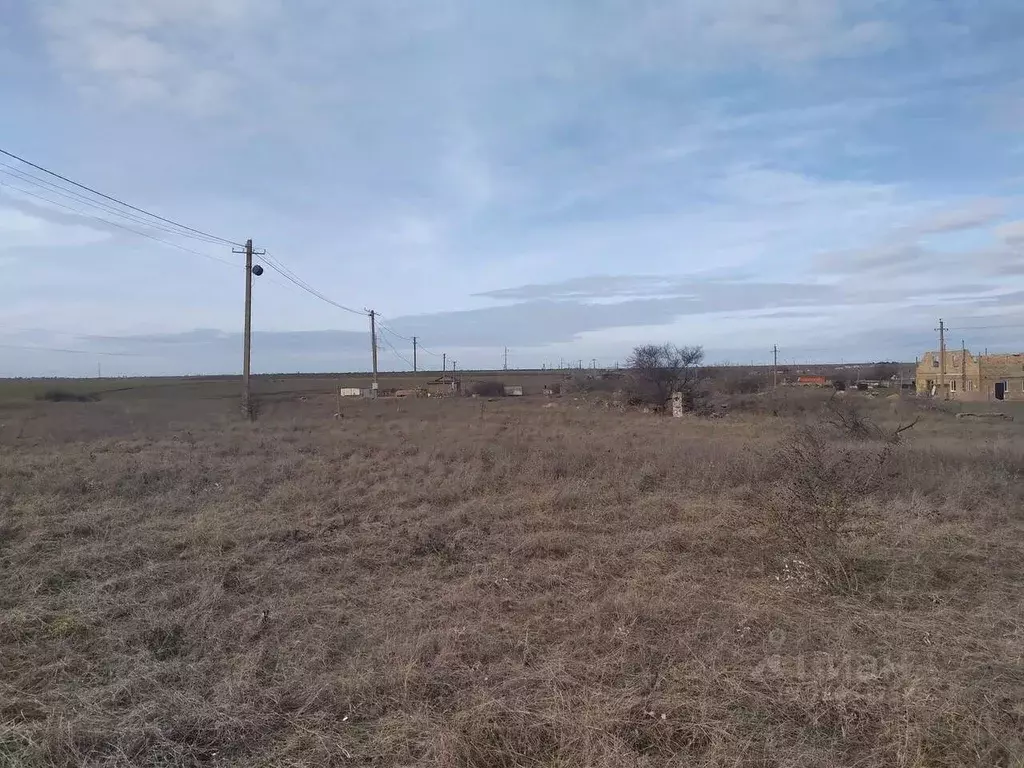 Участок в Крым, Симферопольский район, с. Пожарское  (10.0 сот.) - Фото 1