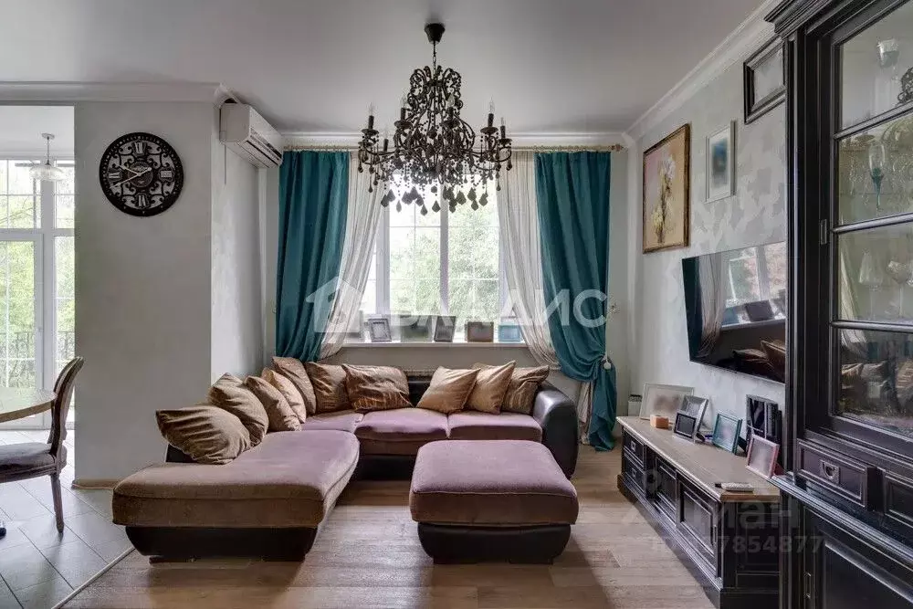 5-к кв. Москва ул. Саломеи Нерис, 2к7 (200.0 м) - Фото 1