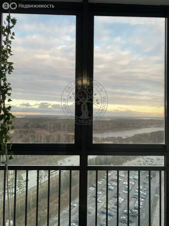 Квартира-студия: Екатеринбург, жилой район Уктус, микрорайон Светлый, ... - Фото 1