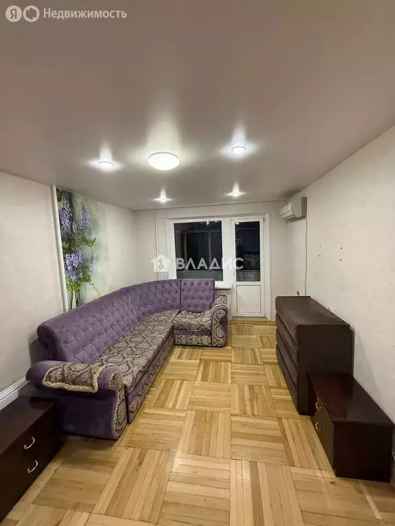 3-комнатная квартира: посёлок городского типа Яблоновский, улица ... - Фото 1