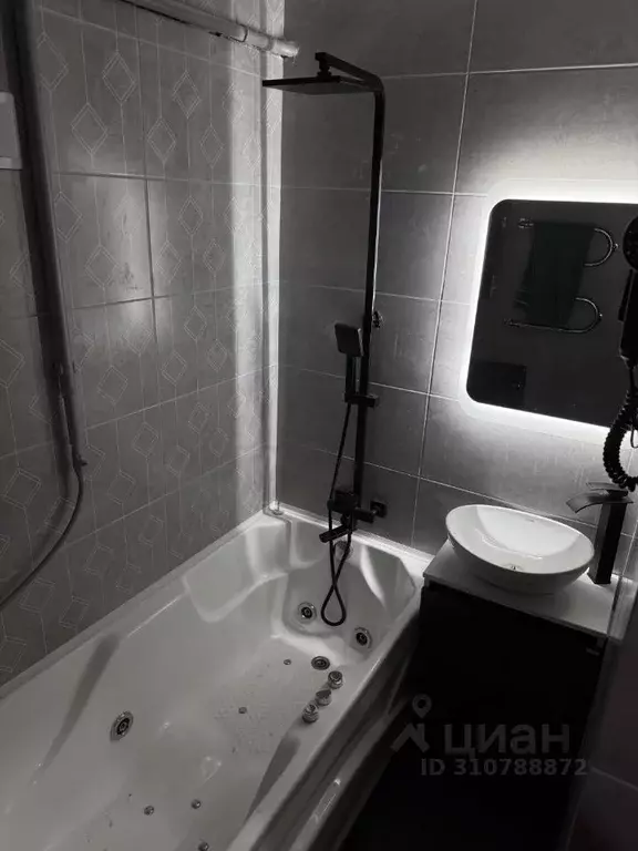 2-к кв. Саратовская область, Саратов ул. Имени М.В. Ломоносова, 3 ... - Фото 1