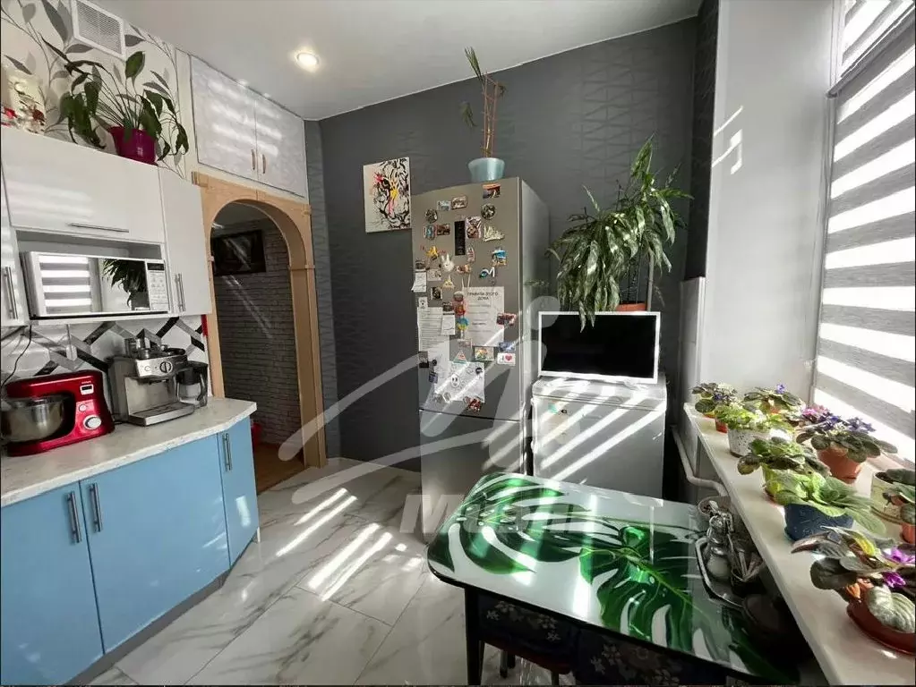 Продается комната в 3-комнатной квартире - Фото 0