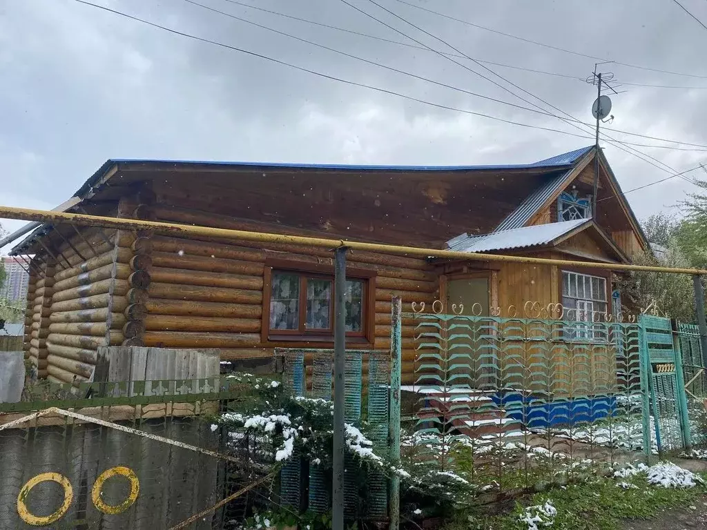 Дом в Чувашия, Чебоксары Базарный пер. (150 м) - Фото 1