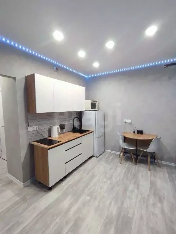 Студия Тюменская область, Тюмень ул. Фармана Салманова, 15 (25.0 м) - Фото 1