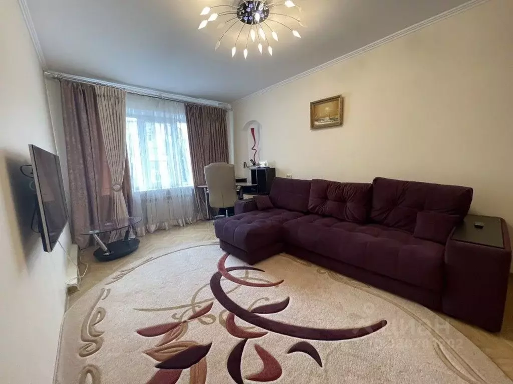 3-к кв. Крым, Симферополь просп. Победы, 28 (65.0 м) - Фото 1