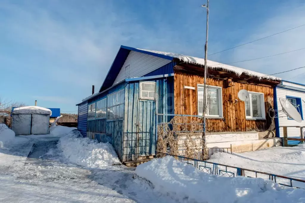 Дом в Алтайский край, Бийский район, с. Шебалино ул. Ленина, 20 (62 м) - Фото 1
