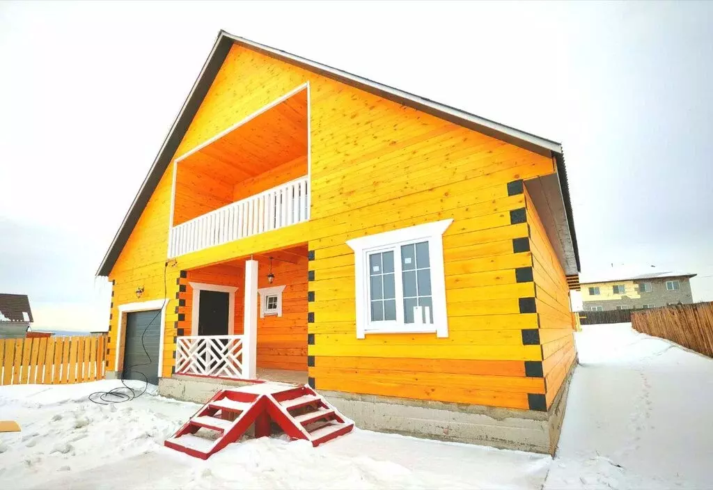 Дом в село Урик, Лесная улица (220 м) - Фото 1