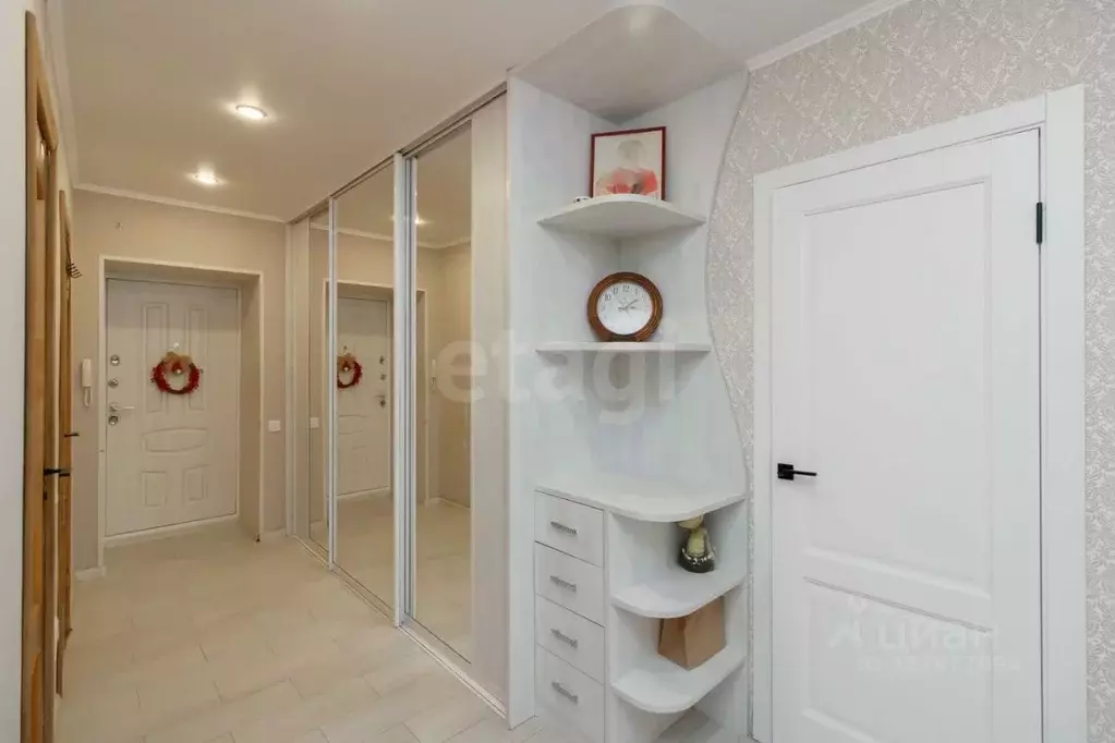 3-к кв. Тюменская область, Тюмень 6-й мкр, ул. Валерии Гнаровской, 9 ... - Фото 1