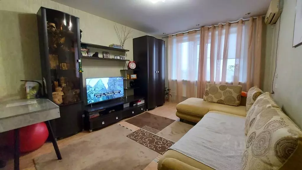 2-к кв. Волгоградская область, Волгоград Нарвская ул., 2 (52.1 м) - Фото 2