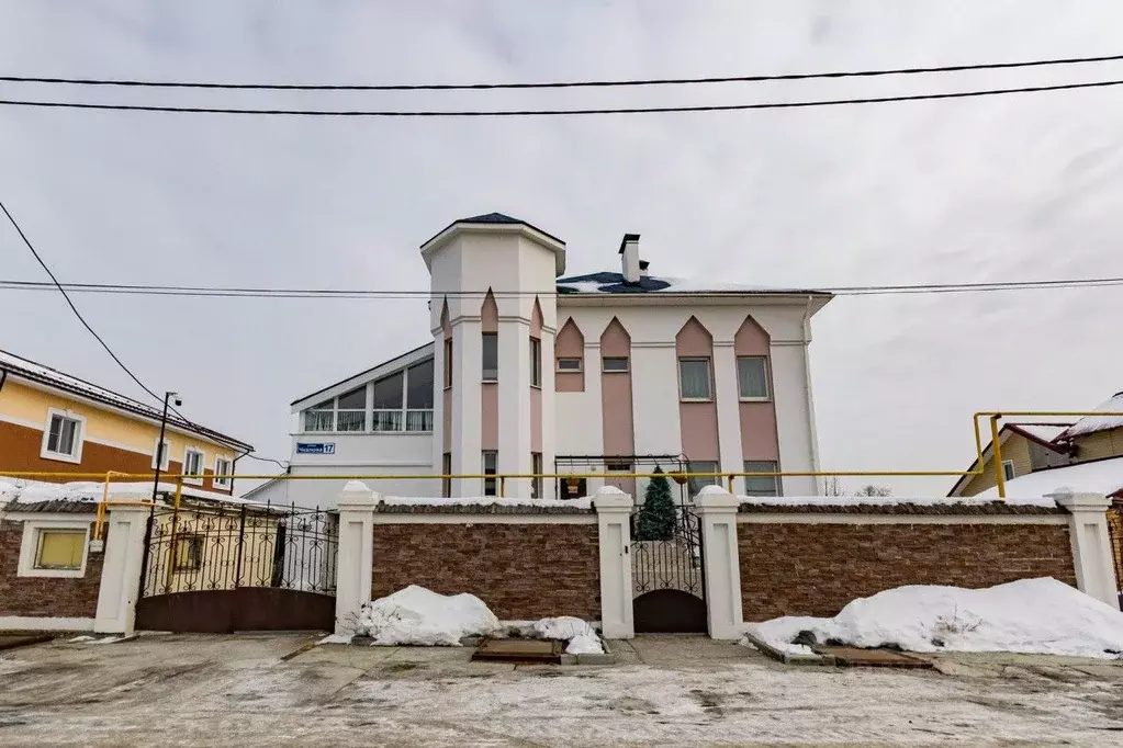 Коттедж в Свердловская область, Среднеуральск ул. Чкалова, 17 (311 м) - Фото 1