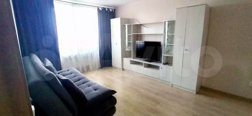 1-к. квартира, 38 м, 7/10 эт. - Фото 0