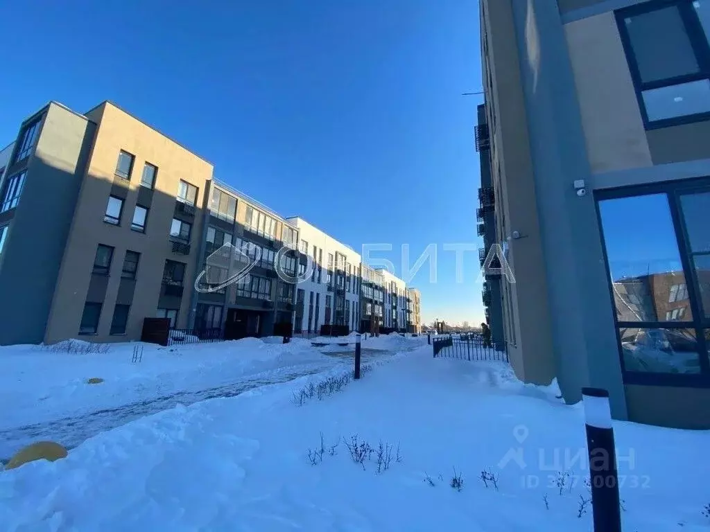 2-к кв. Тюменская область, Тюмень ул. Сергея Свиридова, 5 (58.0 м) - Фото 2