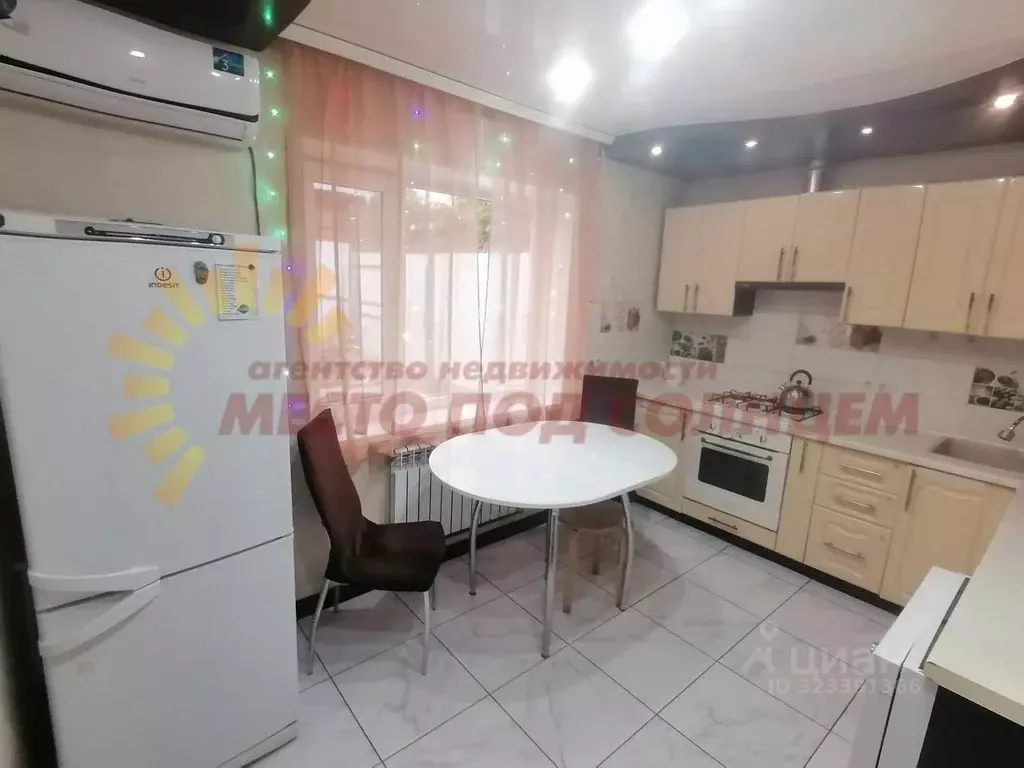 Дом в Краснодарский край, Ейск Повстанческий пер. (56 м) - Фото 2