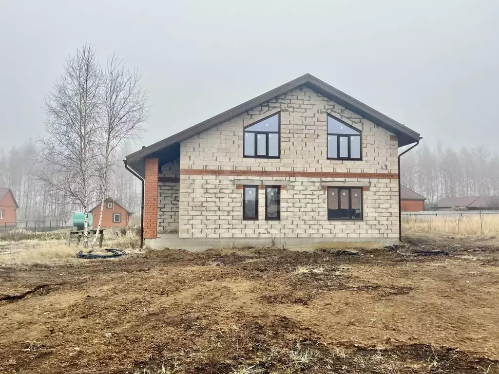 Дом в Мордовия, Лямбирский район, с. Атемар ул. Кучугурная, 17 (220 м) - Фото 1