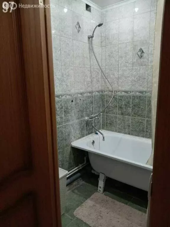 3-комнатная квартира: Суворов, Садовая улица, 5А (59 м) - Фото 1
