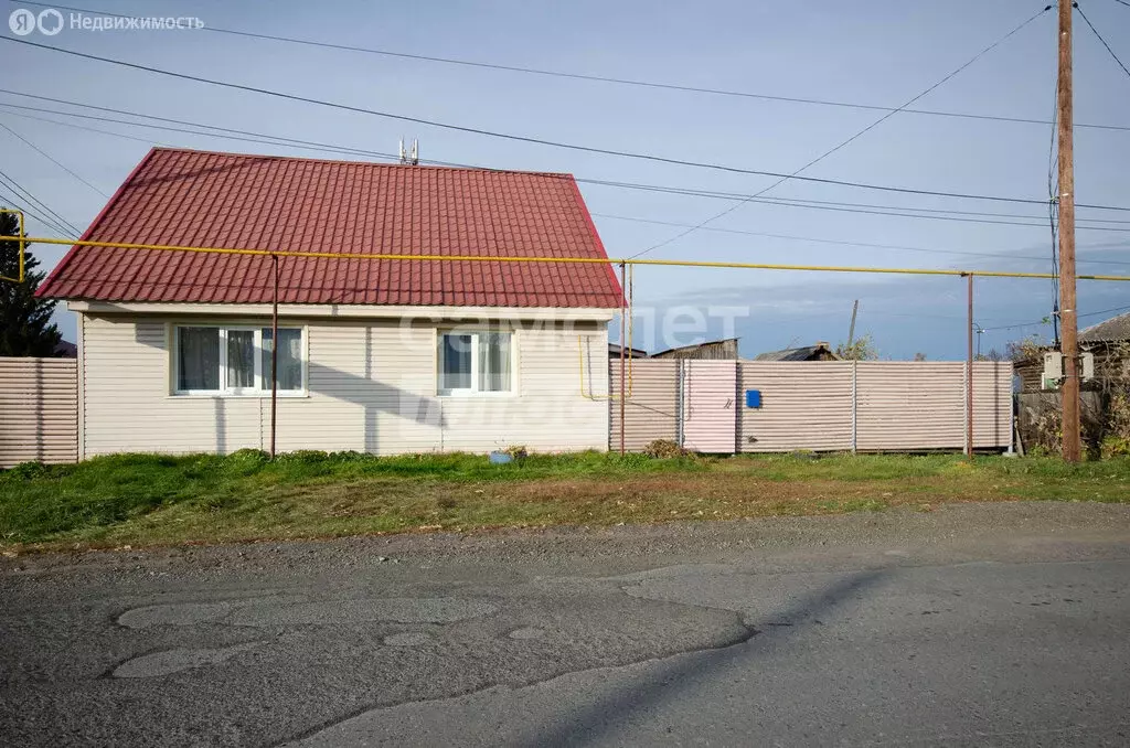 Дом в село Новолыбаево, Советская улица, 27 (64 м) - Фото 1