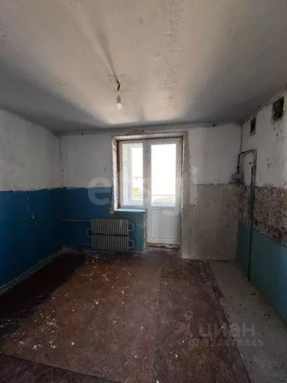 3-к кв. Крым, Черноморское пгт ул. Евпаторийская, 22 (67.4 м) - Фото 1