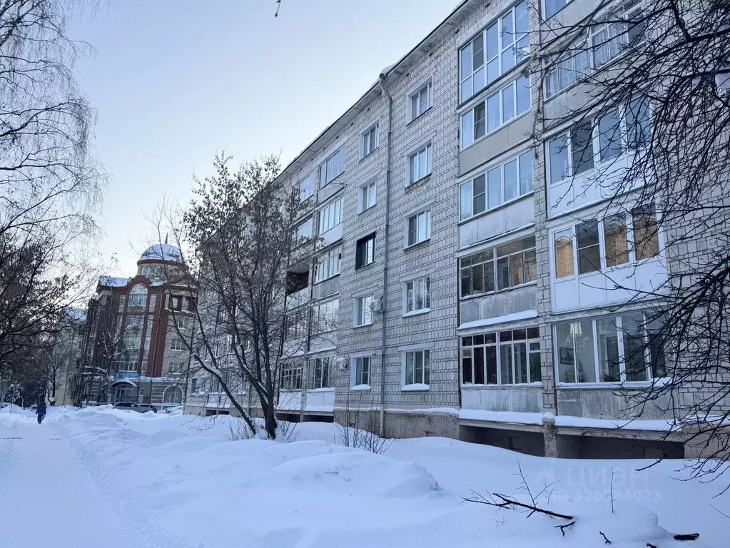 3-к кв. Кировская область, Киров ул. Защитников Отечества, 83 (90.0 м) - Фото 1