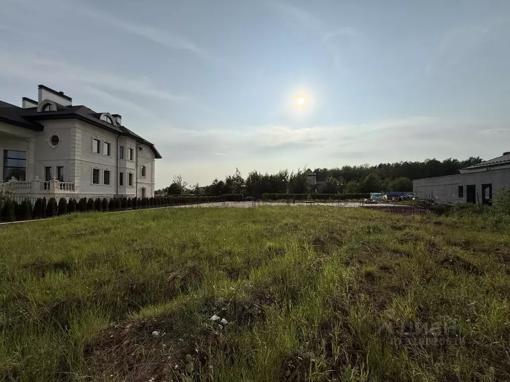 Участок в Московская область, Красногорск городской округ, д. ... - Фото 1