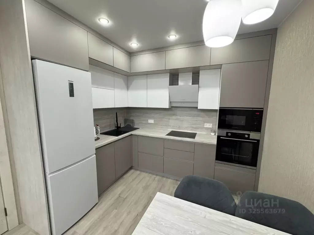 2-к кв. Тюменская область, Тюмень ул. Вьюжная, 13 (59.4 м) - Фото 1