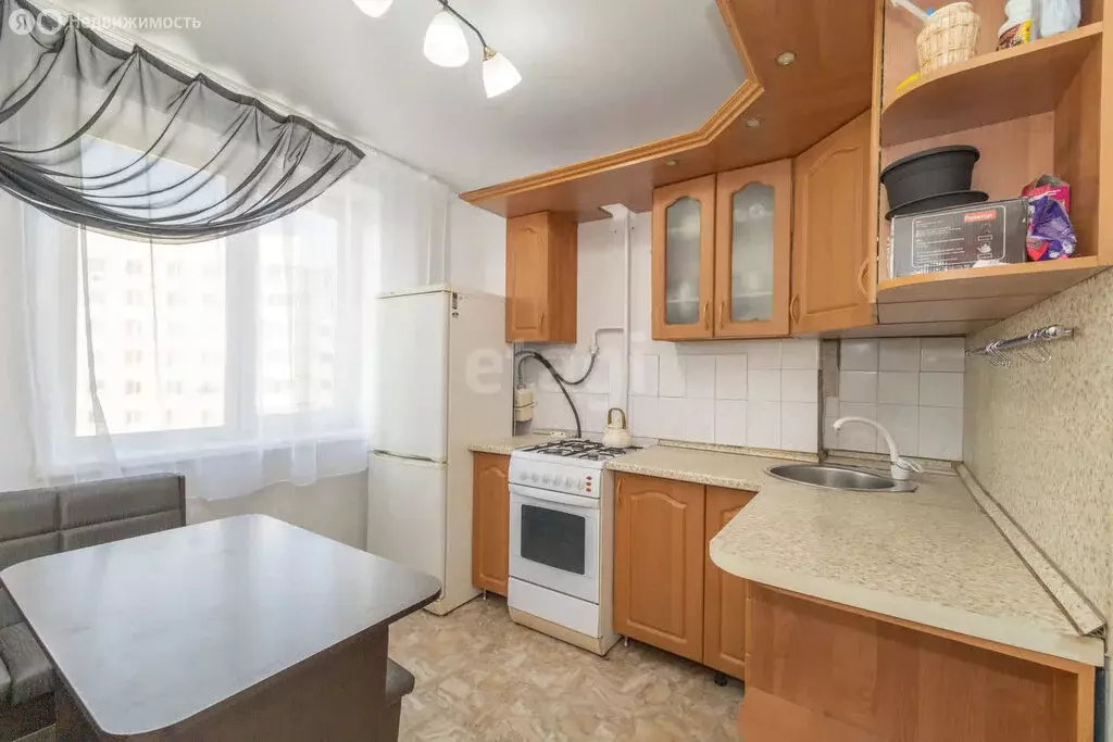 3-комнатная квартира: Комсомольск-на-Амуре, улица Гамарника, 37 (65 м) - Фото 1