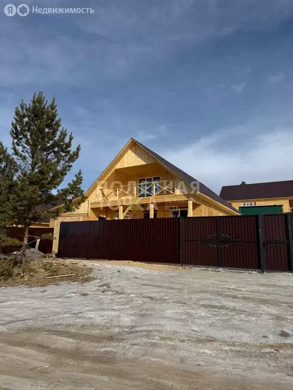 Дом в село Нижний Саянтуй, ДНТ Космос, 3-й квартал (225 м) - Фото 1