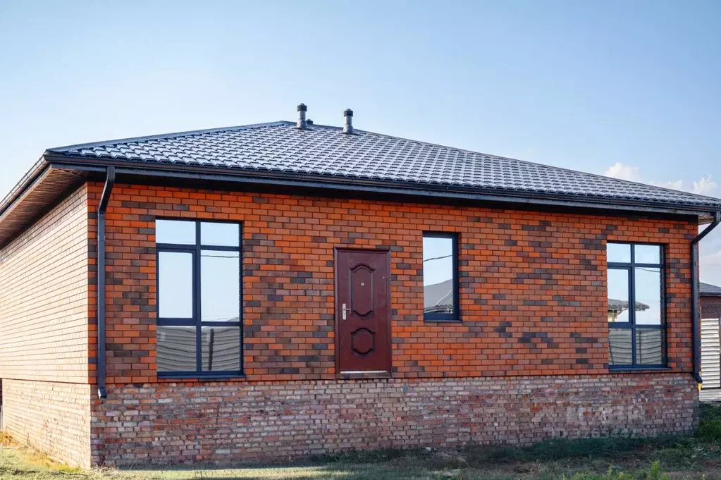 Дом в Саратовская область, д. Долгий Буерак, Ривьера СНТ  (104 м) - Фото 1