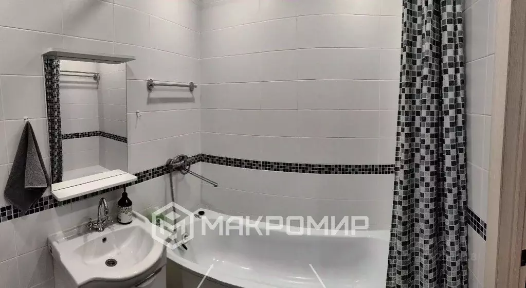 1-к кв. Татарстан, Казань ул. Рауиса Гареева, 107 (39.3 м) - Фото 1