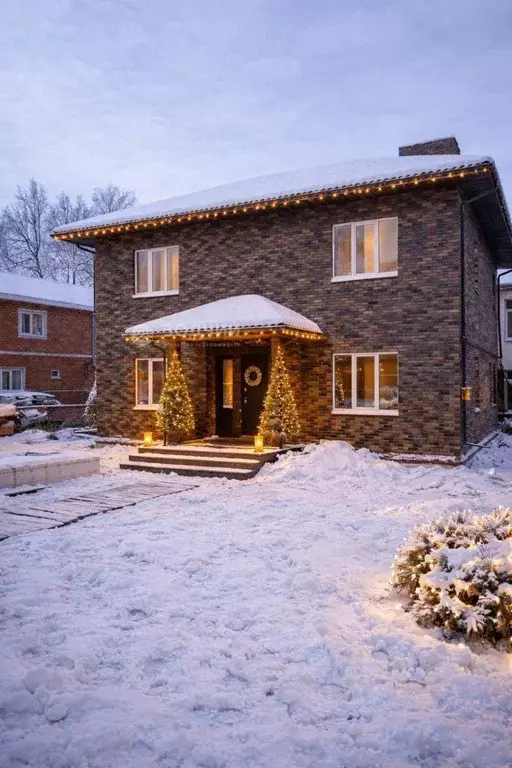 Дом в Чувашия, Чебоксары ул. Лизы Чайкиной, 12 (225 м) - Фото 1