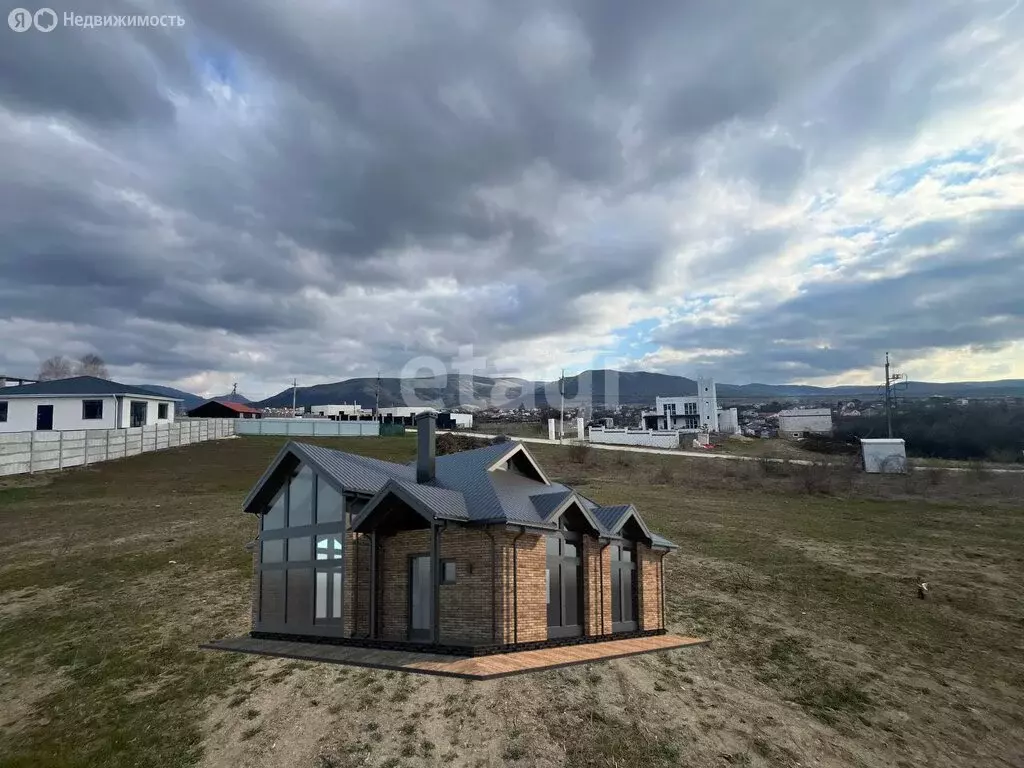 Дом в Добровское сельское поселение, село Заречное, улица имени ... - Фото 1