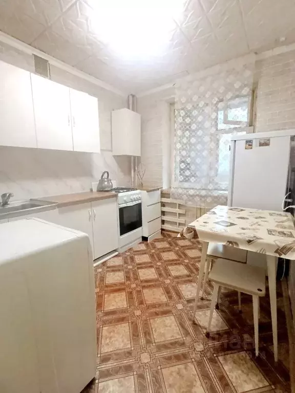 1-к кв. Саратовская область, Саратов Буровая ул., 13 (33.0 м) - Фото 2